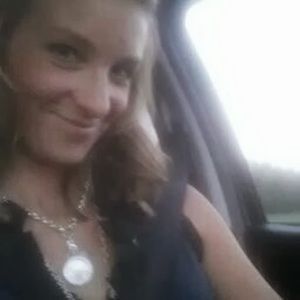 Meet your Posher, Lora